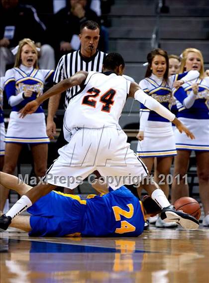 Thumbnail 1 in Ryle vs. Newport Central Catholic (KHSAA Ninth Region Semifinal) photogallery.