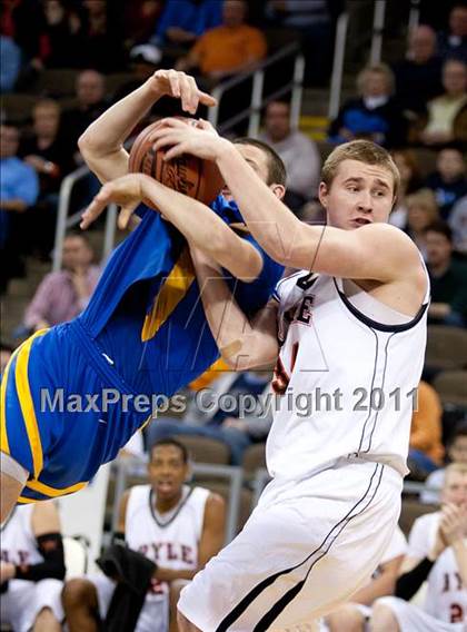Thumbnail 2 in Ryle vs. Newport Central Catholic (KHSAA Ninth Region Semifinal) photogallery.