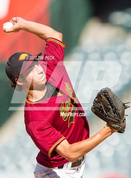 Thumbnail 2 in Costa Mesa vs. Estancia photogallery.