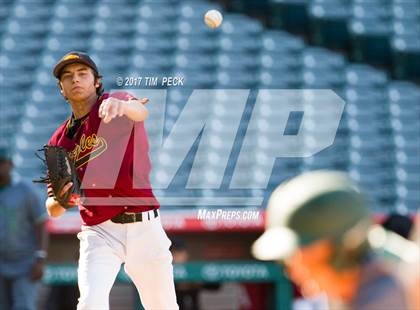 Thumbnail 2 in Costa Mesa vs. Estancia photogallery.