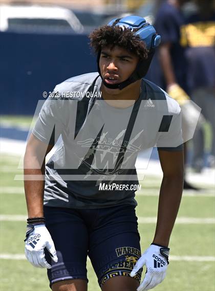 Thumbnail 3 in Warren vs. St. John Bosco (Brave 8 Invitational) photogallery.
