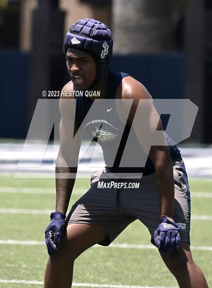 Thumbnail 1 in Warren vs. St. John Bosco (Brave 8 Invitational) photogallery.