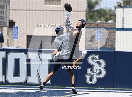 Thumbnail 3 in Warren vs. St. John Bosco (Brave 8 Invitational) photogallery.