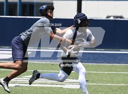 Thumbnail 3 in Warren vs. St. John Bosco (Brave 8 Invitational) photogallery.