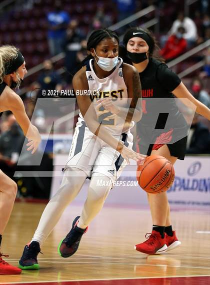 Thumbnail 3 in Mohawk Area vs. West Catholic (PIAA 3A Championship) photogallery.