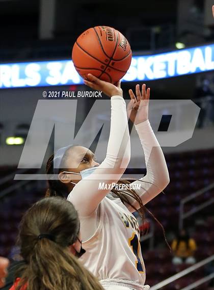 Thumbnail 3 in Mohawk Area vs. West Catholic (PIAA 3A Championship) photogallery.