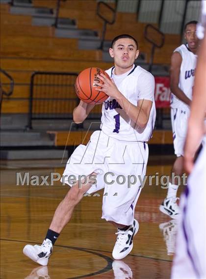 Thumbnail 3 in Marshall vs Humble (McDonald's Texas Invitational) photogallery.