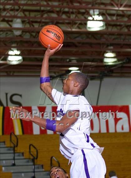 Thumbnail 2 in Marshall vs Humble (McDonald's Texas Invitational) photogallery.