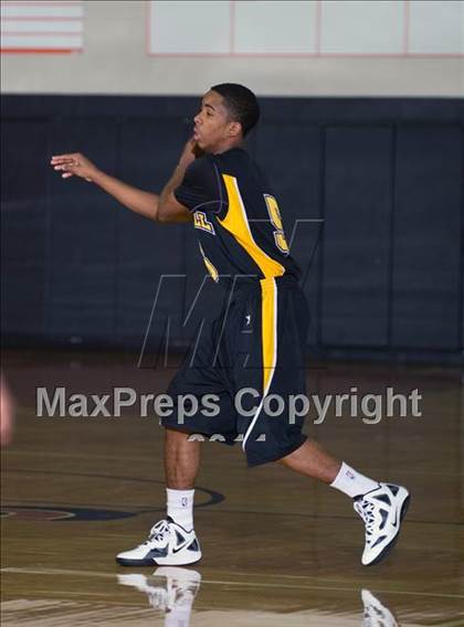 Thumbnail 1 in Marshall vs Humble (McDonald's Texas Invitational) photogallery.