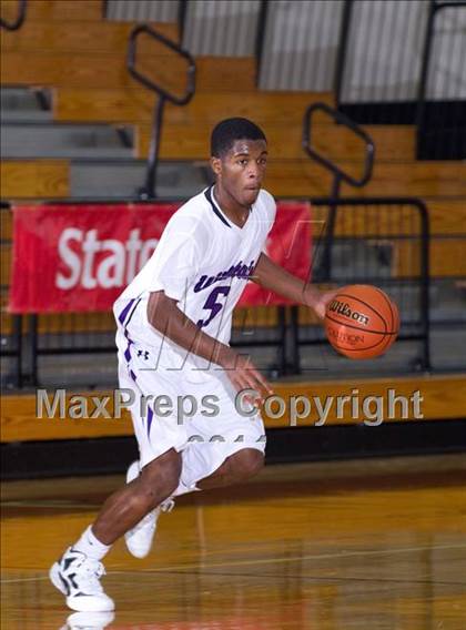 Thumbnail 1 in Marshall vs Humble (McDonald's Texas Invitational) photogallery.