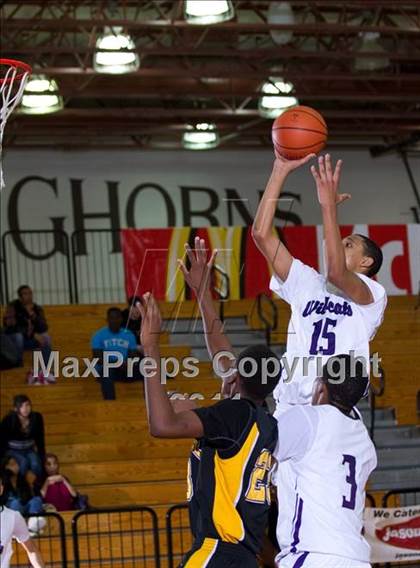 Thumbnail 1 in Marshall vs Humble (McDonald's Texas Invitational) photogallery.