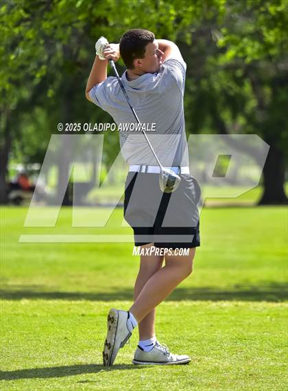 Thumbnail 2 in UIL 5A Golf (Region 2 Regionals) photogallery.