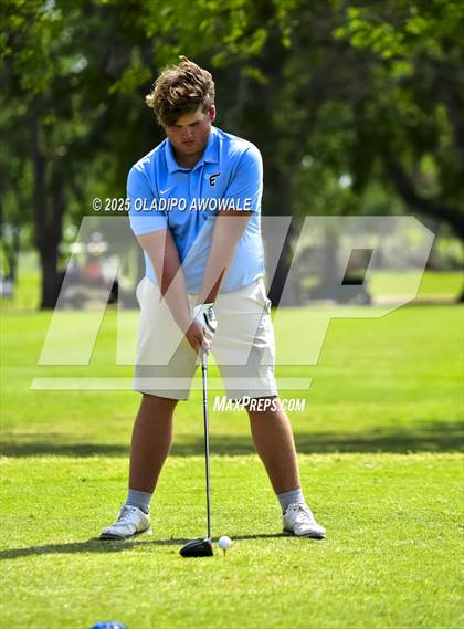 Thumbnail 3 in UIL 5A Golf (Region 2 Regionals) photogallery.