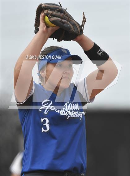 Thumbnail 1 in Fountain Valley vs. Edison (Alan Dugard Classic) photogallery.