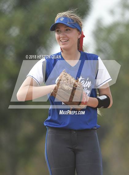 Thumbnail 2 in Fountain Valley vs. Edison (Alan Dugard Classic) photogallery.