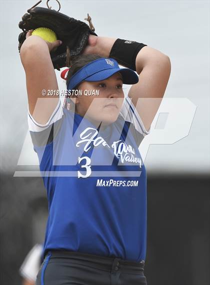 Thumbnail 2 in Fountain Valley vs. Edison (Alan Dugard Classic) photogallery.