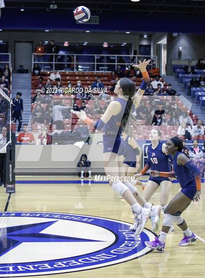 Thumbnail 3 in Seven Lakes vs Fort Bend Austin (UIL 6A Bi-District Playoff) photogallery.