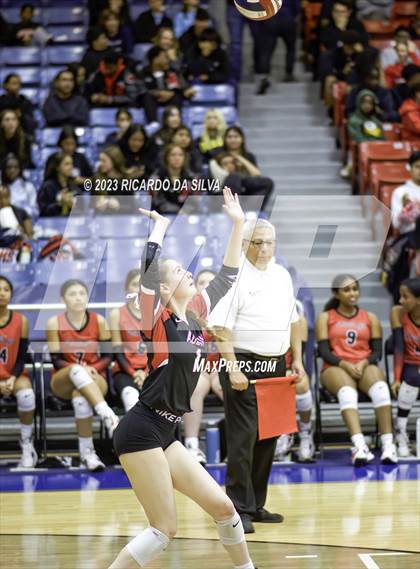 Thumbnail 3 in Seven Lakes vs Fort Bend Austin (UIL 6A Bi-District Playoff) photogallery.