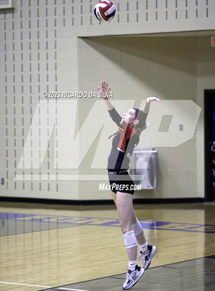 Thumbnail 3 in Seven Lakes vs Fort Bend Austin (UIL 6A Bi-District Playoff) photogallery.