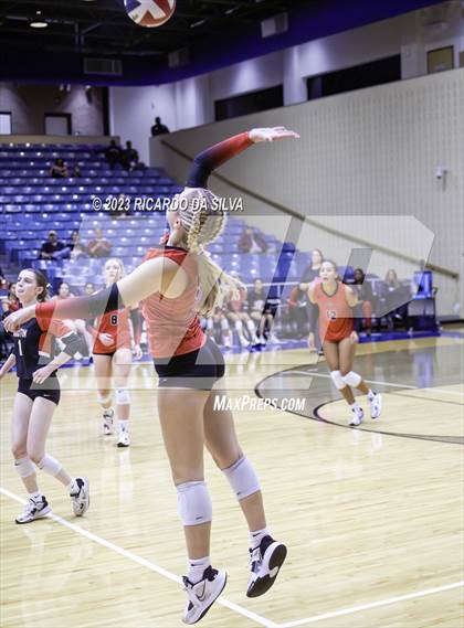 Thumbnail 1 in Seven Lakes vs Fort Bend Austin (UIL 6A Bi-District Playoff) photogallery.