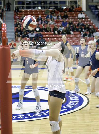 Thumbnail 1 in Seven Lakes vs Fort Bend Austin (UIL 6A Bi-District Playoff) photogallery.