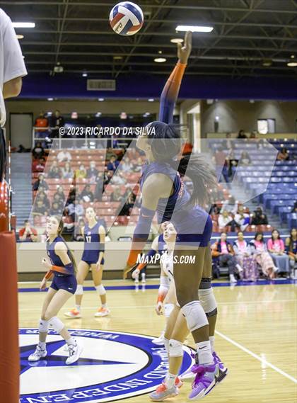Thumbnail 3 in Seven Lakes vs Fort Bend Austin (UIL 6A Bi-District Playoff) photogallery.