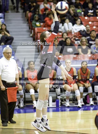 Thumbnail 1 in Seven Lakes vs Fort Bend Austin (UIL 6A Bi-District Playoff) photogallery.