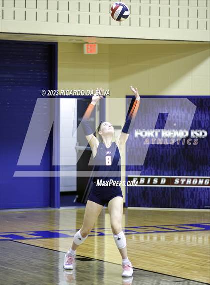 Thumbnail 3 in Seven Lakes vs Fort Bend Austin (UIL 6A Bi-District Playoff) photogallery.