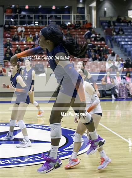 Thumbnail 1 in Seven Lakes vs Fort Bend Austin (UIL 6A Bi-District Playoff) photogallery.