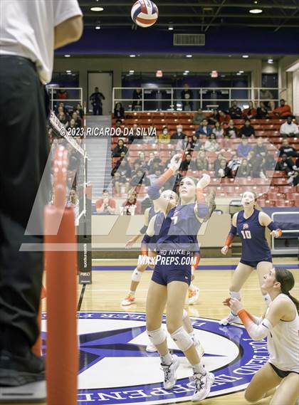 Thumbnail 2 in Seven Lakes vs Fort Bend Austin (UIL 6A Bi-District Playoff) photogallery.