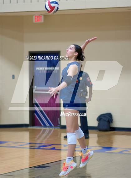 Thumbnail 3 in Seven Lakes vs Fort Bend Austin (UIL 6A Bi-District Playoff) photogallery.