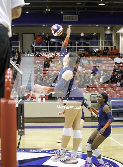 Thumbnail 3 in Seven Lakes vs Fort Bend Austin (UIL 6A Bi-District Playoff) photogallery.