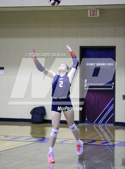 Thumbnail 2 in Seven Lakes vs Fort Bend Austin (UIL 6A Bi-District Playoff) photogallery.