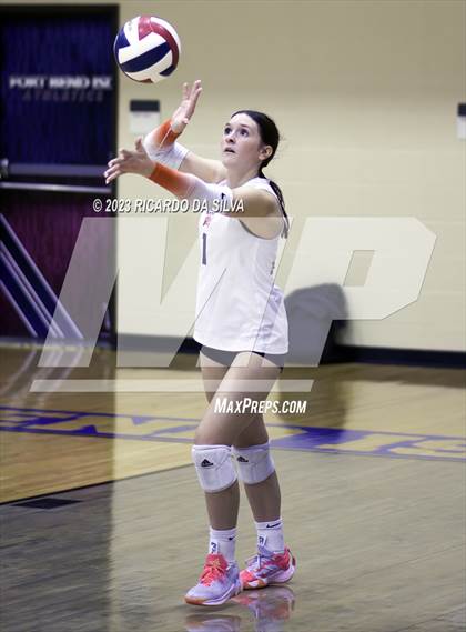 Thumbnail 1 in Seven Lakes vs Fort Bend Austin (UIL 6A Bi-District Playoff) photogallery.