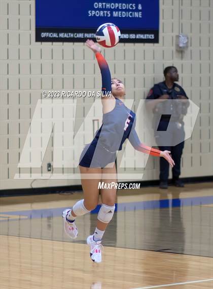 Thumbnail 1 in Seven Lakes vs Fort Bend Austin (UIL 6A Bi-District Playoff) photogallery.