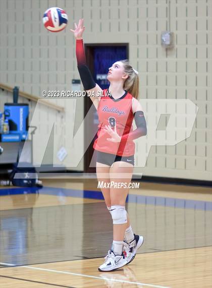 Thumbnail 2 in Seven Lakes vs Fort Bend Austin (UIL 6A Bi-District Playoff) photogallery.