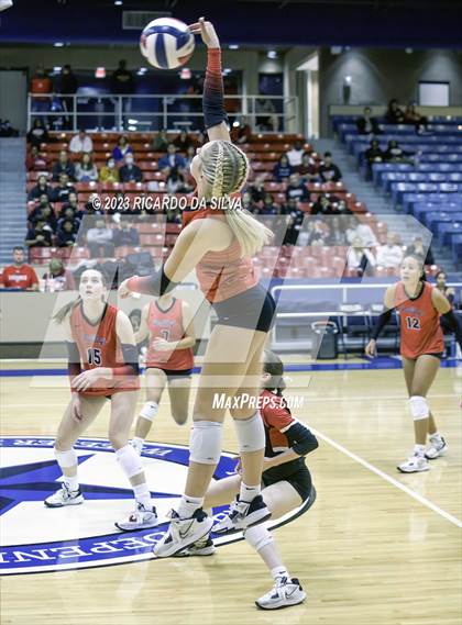Thumbnail 1 in Seven Lakes vs Fort Bend Austin (UIL 6A Bi-District Playoff) photogallery.