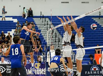Thumbnail 2 in Laguna Beach vs. Saddleback Valley Christian (CIF SoCal Regional D3 Final) photogallery.