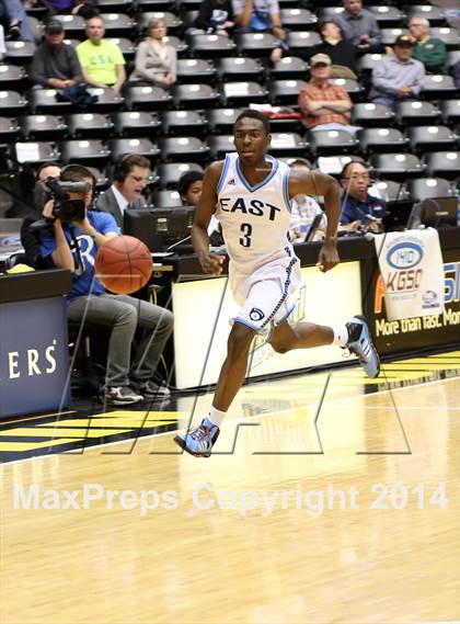 Thumbnail 1 in East vs. Blue Valley North (KSHSAA 6A Quarterfinal) photogallery.