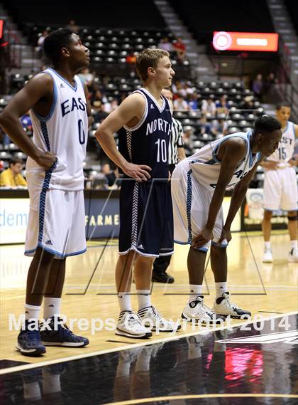 Thumbnail 3 in East vs. Blue Valley North (KSHSAA 6A Quarterfinal) photogallery.