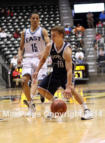 Thumbnail 1 in East vs. Blue Valley North (KSHSAA 6A Quarterfinal) photogallery.