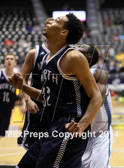 Thumbnail 1 in East vs. Blue Valley North (KSHSAA 6A Quarterfinal) photogallery.