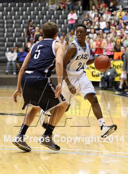 Thumbnail 3 in East vs. Blue Valley North (KSHSAA 6A Quarterfinal) photogallery.