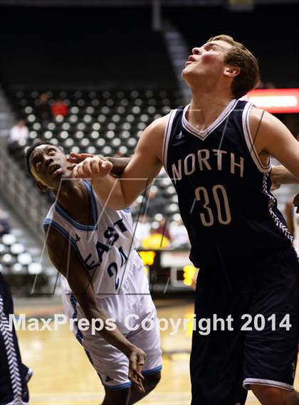 Thumbnail 1 in East vs. Blue Valley North (KSHSAA 6A Quarterfinal) photogallery.