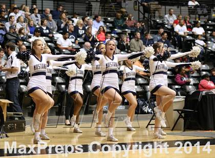 Thumbnail 2 in East vs. Blue Valley North (KSHSAA 6A Quarterfinal) photogallery.