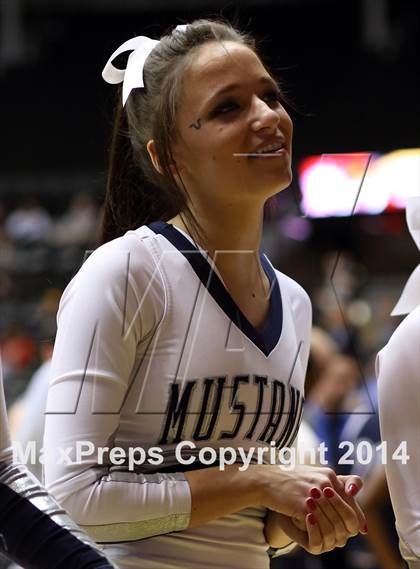 Thumbnail 1 in East vs. Blue Valley North (KSHSAA 6A Quarterfinal) photogallery.