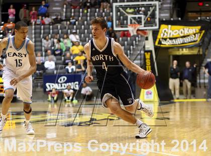 Thumbnail 2 in East vs. Blue Valley North (KSHSAA 6A Quarterfinal) photogallery.