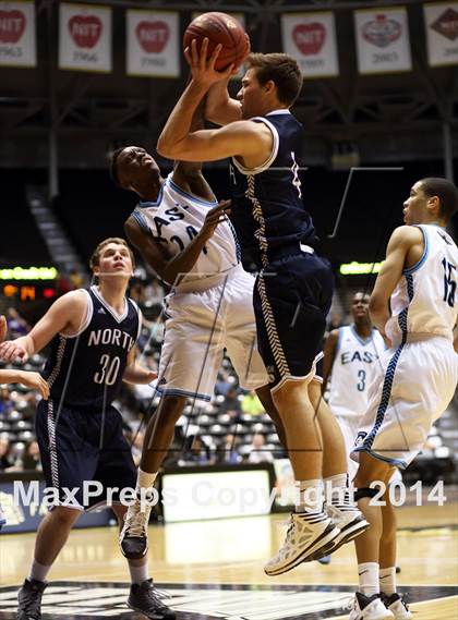 Thumbnail 3 in East vs. Blue Valley North (KSHSAA 6A Quarterfinal) photogallery.