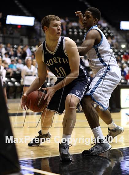 Thumbnail 1 in East vs. Blue Valley North (KSHSAA 6A Quarterfinal) photogallery.