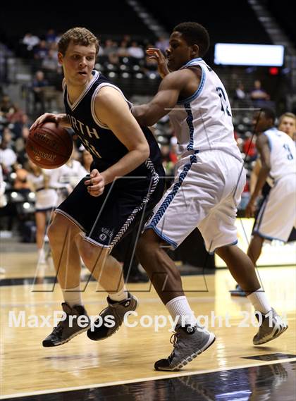 Thumbnail 3 in East vs. Blue Valley North (KSHSAA 6A Quarterfinal) photogallery.
